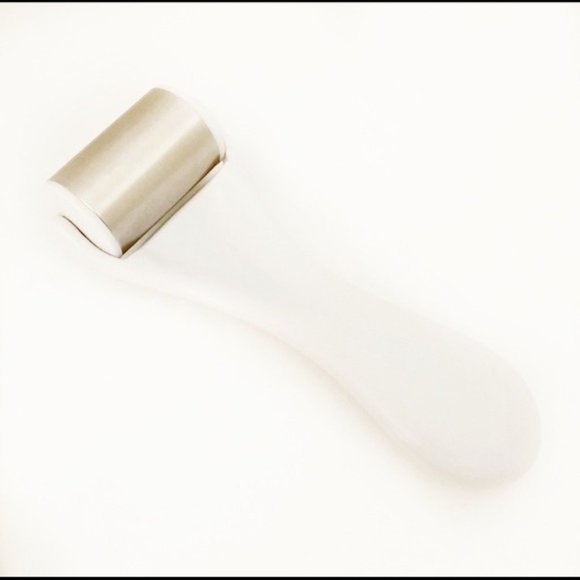 Zoe Ayala Face and Body Ice Roller NWOT - Picture 4 of 5